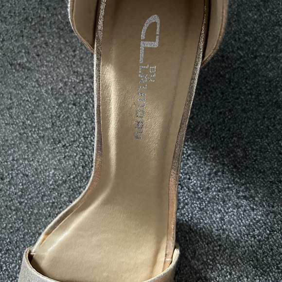 Gold CL by Laundry Jody Sandal - Picture 3 of 7